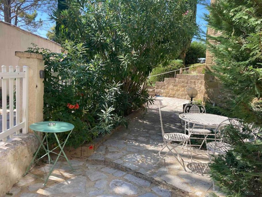 Le Studio D Aurelie Avec Spa Ete En Pleine Campagne Et Proche De Toute Commodite Roquemaure  Exterior photo