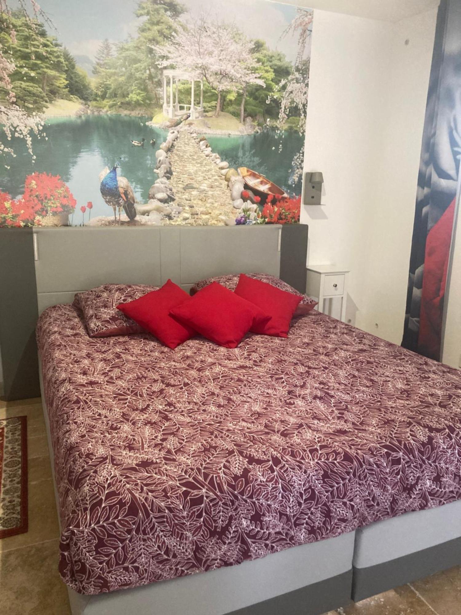 Le Studio D Aurelie Avec Spa Ete En Pleine Campagne Et Proche De Toute Commodite Roquemaure  Exterior photo